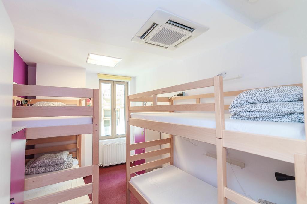 Pura Vida Sky Bar & Hostel Бухарест Номер фото