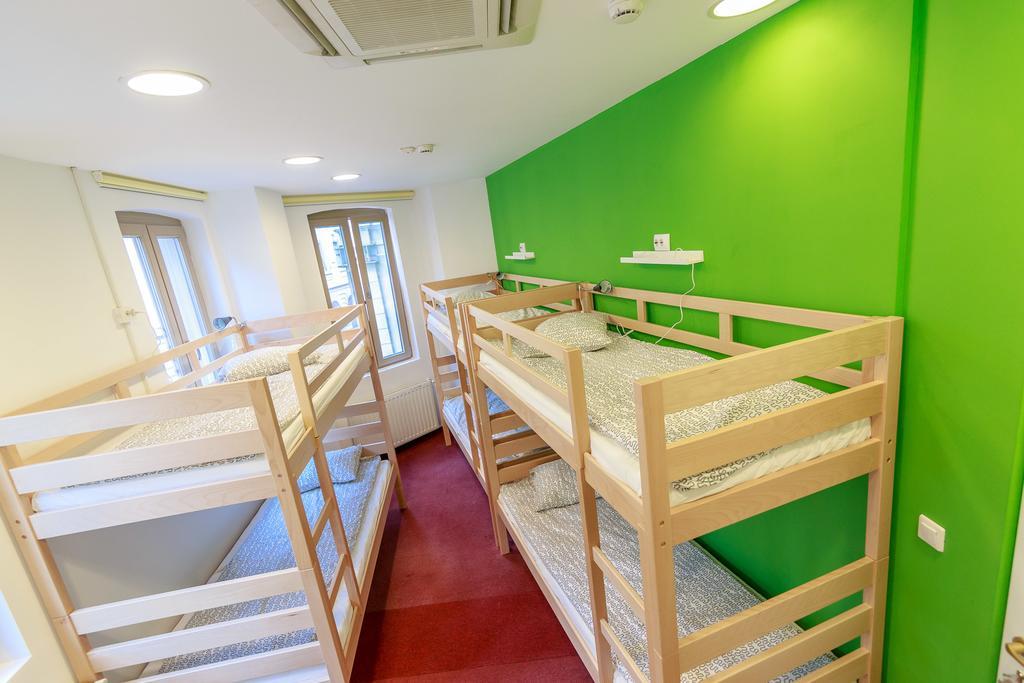 Pura Vida Sky Bar & Hostel Бухарест Номер фото
