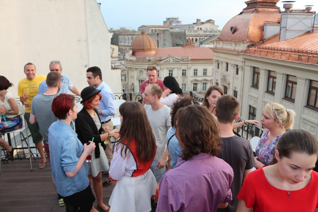 Pura Vida Sky Bar & Hostel Бухарест Экстерьер фото