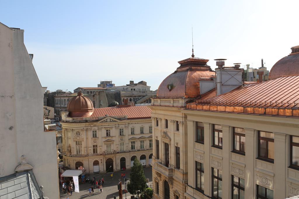 Pura Vida Sky Bar & Hostel Бухарест Экстерьер фото