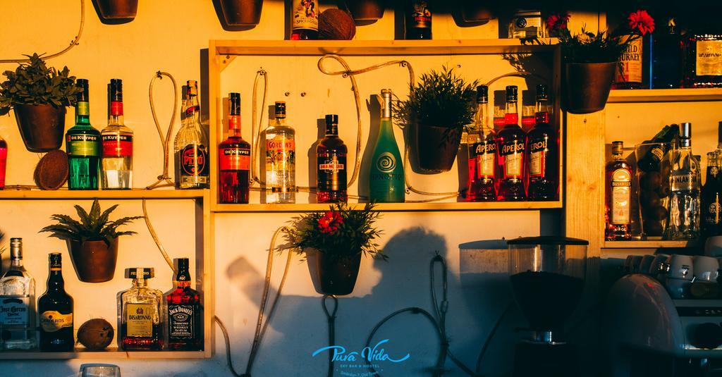 Pura Vida Sky Bar & Hostel Бухарест Экстерьер фото